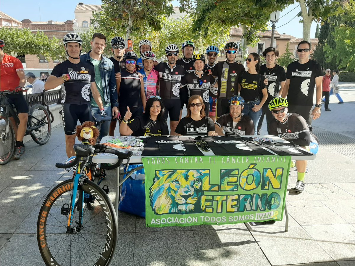Parada técnica en Alcalá de Henares <a href="/AytoAlcalaH/">Ayuntamiento de Alcalá de Henares</a>. Nos han recibido los concejales de salud, deportes y juventud.
Muchísimas gracias!!!
#8000millas
#másfuetesqueelsarcoma
#asociacióntodossomosivan