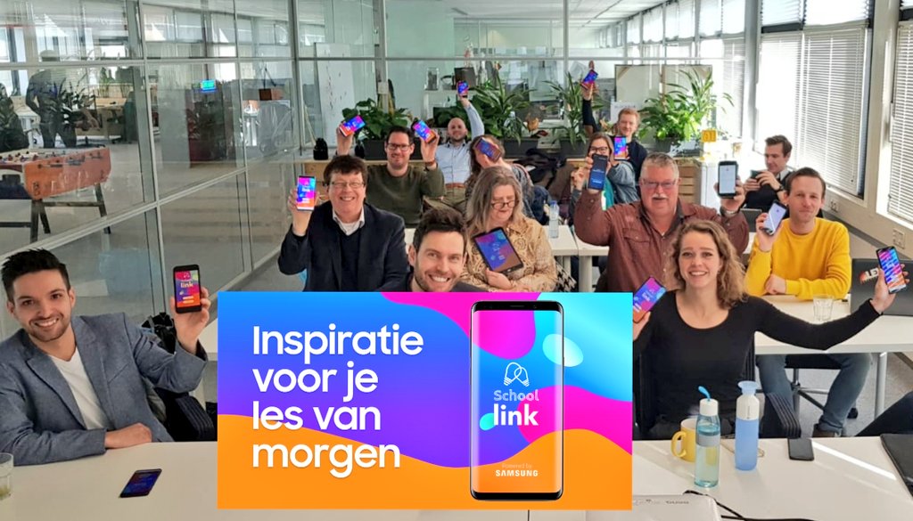 michieldijkman's tweet photo. Trots na anderhalf jaar co-creatie met leraren en startups met het doel om leraren aan elkaar te linken om innovatieve lesmethodes uit te wisselen! #onderwijsinnovatie

➡️ #Samsung lanceert leraren-app #Schoollink, een mix tussen #Tinder en #LinkedIn

https://t.co/63bavaadZE https://t.co/qXO6FtF6AV