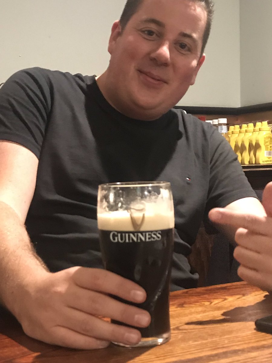 mcwan10's tweet photo. @jameshaskell @miketindall13 the perfect Guinness pint. 

#Guinness #houseofrugby https://t.co/0z2cnSSyWe