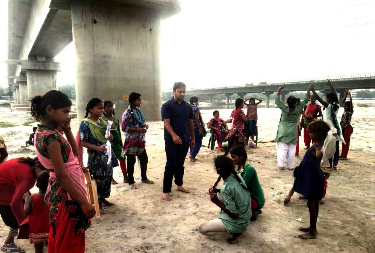 abhiyatri8's tweet image. Organised a Pilot Theatre Workshop with Young Girls and their first Community Performance at Slum in Mansarovar! Acknowledgement to all the 25 Participants, Community members, Colleagues, Humana People to People India, @FordFoundation @IIEglobal #IFPAward #Homelessproject