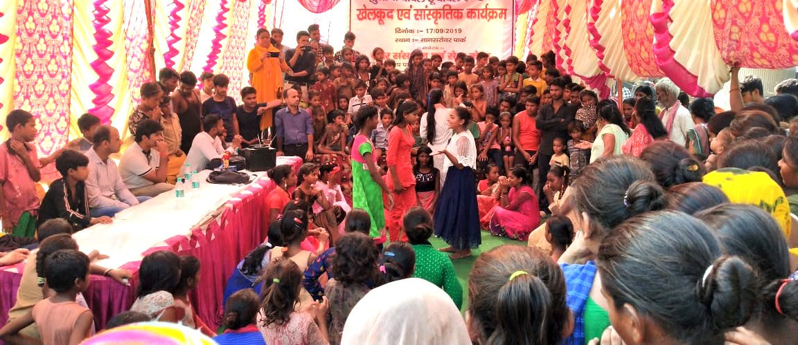 abhiyatri8's tweet image. Organised a Pilot Theatre Workshop with Young Girls and their first Community Performance at Slum in Mansarovar! Acknowledgement to all the 25 Participants, Community members, Colleagues, Humana People to People India, @FordFoundation @IIEglobal #IFPAward #Homelessproject