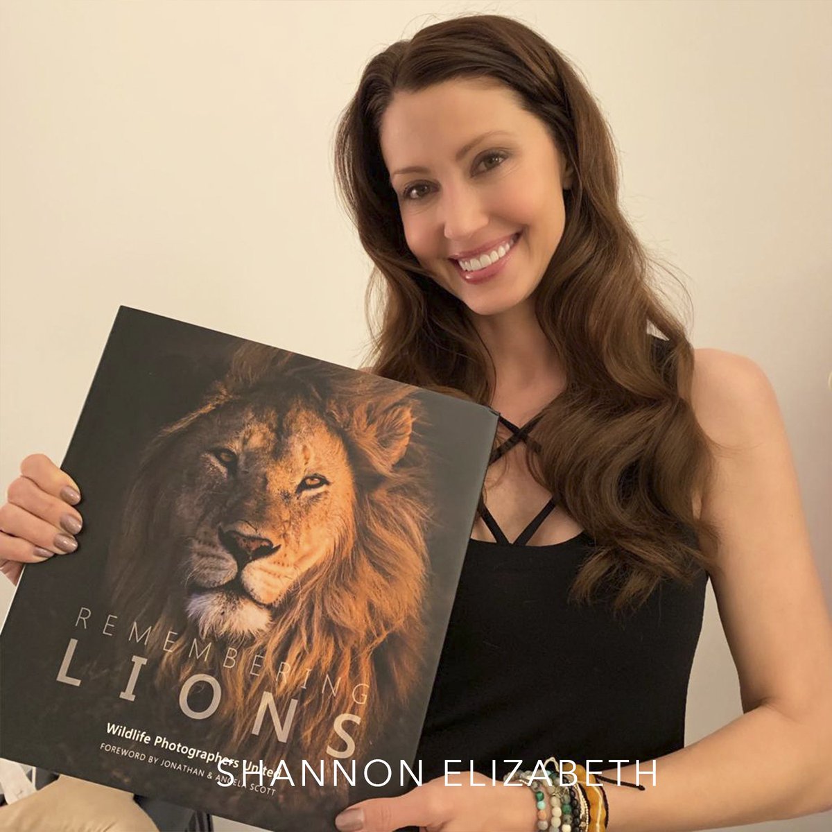 RemembrWildlife's tweet photo. Another huge animal rights activist, actor Shannon Elizabeth (American Pie, Scary Movie) is a dear friend to our project and today is #RememberingLions on #RememberingWildlifeDay. Thank you Shannon for helping to raise awareness of the 20,000 lions left! @shannonelizabeth https://t.co/k3KjNxSneV