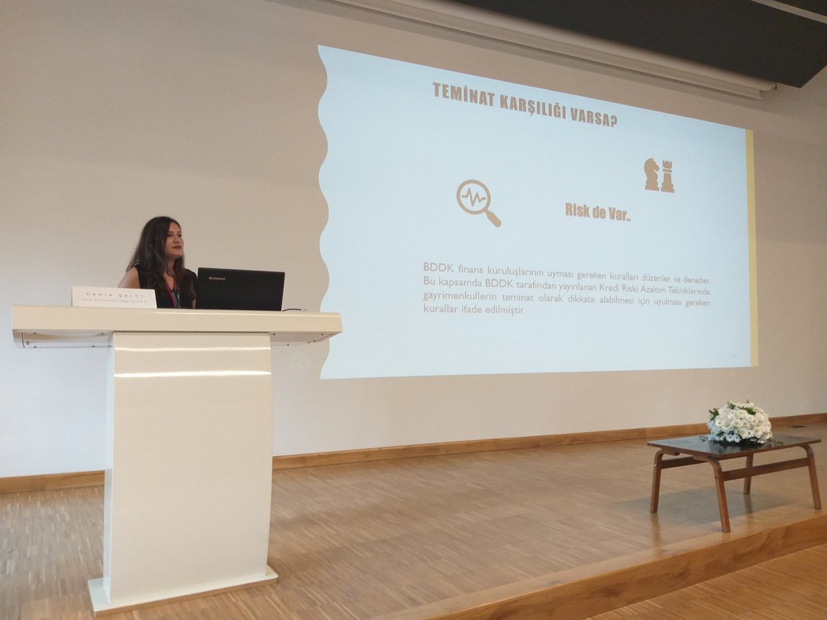 arslanli's tweet photo. Cemre Şalcı "Deger Degisimlerinin izlenmesi Surecinde Gözden Gecirme Raporlamasina Yaklasim Ornegi" baslikli sunumunu gerceklestiriyor. #itugma2019 #ituggp #itu https://t.co/JkRfpXacOi