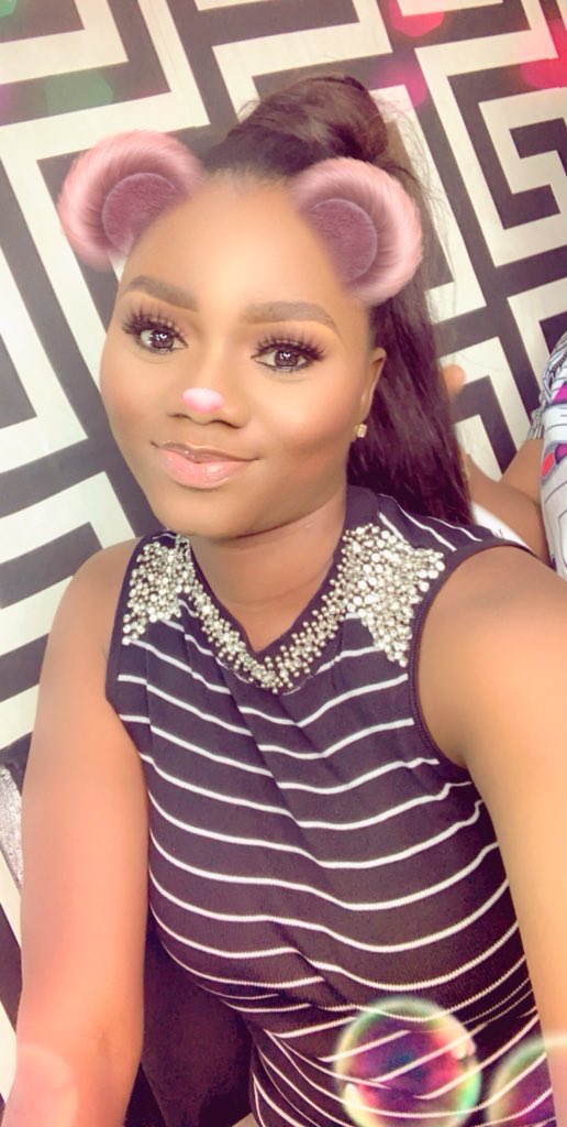 zee_ems's tweet photo. Happy Birthday Rachel!!! You are a sweet soul just like our fave and I’m not surprised 😍❤️❤️❤️
May your new age bring along with it all your beautiful heart desires 🙏🏽

Team Mercy send Rach your wishes then go back to voting 😂
#TeamMercy  #BBNaija #BeLikeMercyChallenge https://t.co/oCkgclikfZ