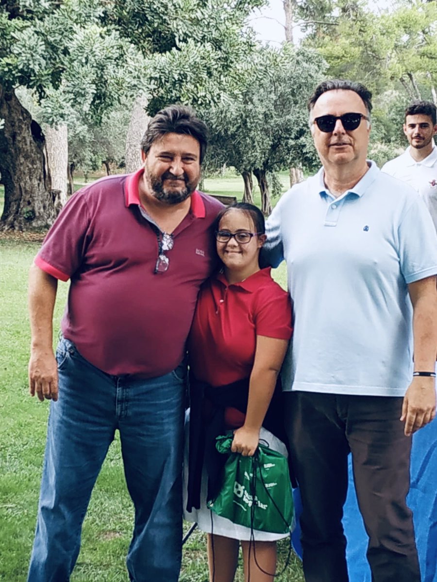 ASINDOWN's tweet photo. Gracias a #RealClubdeGolf de manises a @edicomgroup_HR y @caixapopular por su ayuda año tras año en el torneo benéfico de golf en el que siempre disfrutamos tanto!!
No os cambiamos por nadie! https://t.co/UrkW7RXYbU