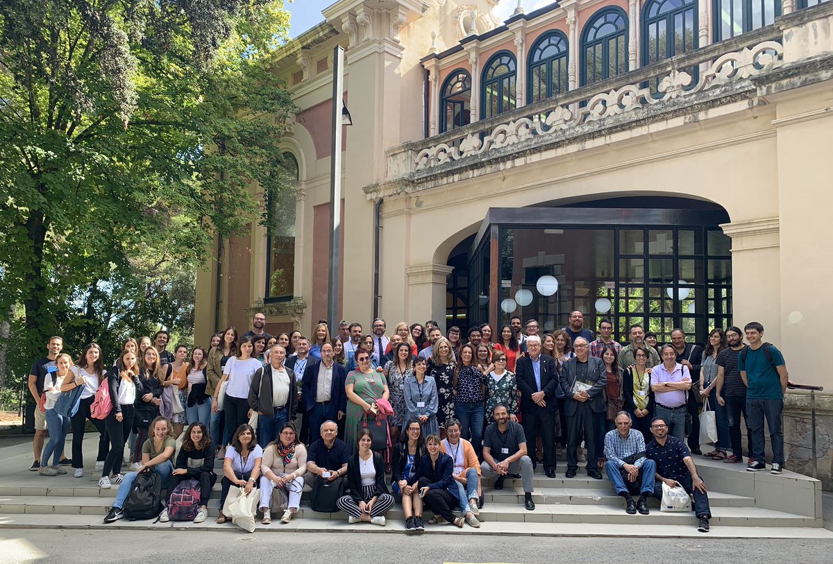 alba_ambros's tweet photo. Foto de familia del #ixsimposiodcs @DHIGECS. Muchas gracias a tod@s @JoaquimPrats @santacanamestre @EducacioUB https://t.co/EdzkLvRUsG