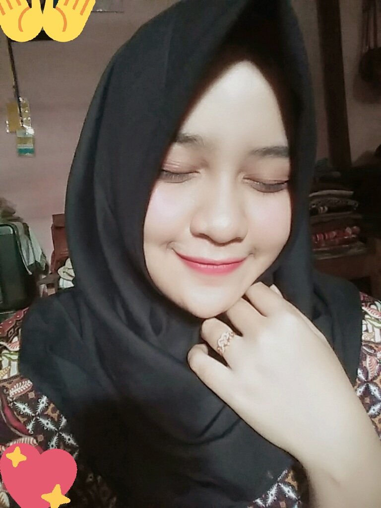 Onyekcuuu's tweet photo. Wanita berhijab adalah calon bidadari surga💕 InshaAllah 😇
#JumatBatik https://t.co/a8WmodujG4