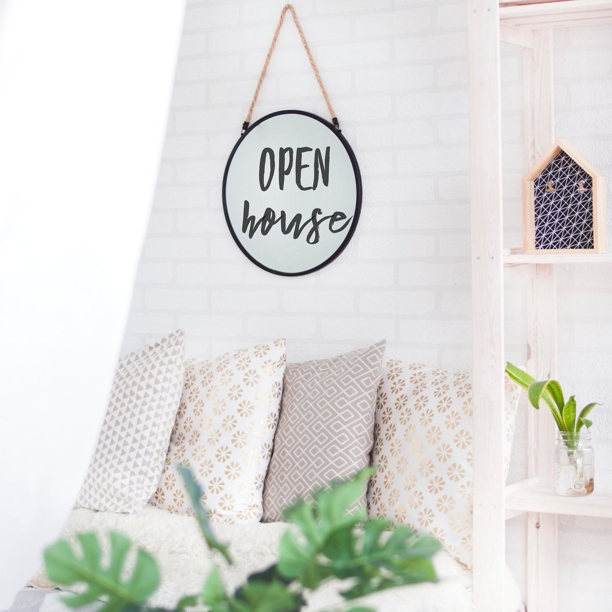 QueenAnnesGate's tweet photo. Looking for your next apartment?  We're having an open house Saturday,  October 5th from 10-4.  Great deals you do not want to miss!
#openhouse #apartments https://t.co/l0m7EGSRU2