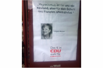 HafrMilchGsicht's tweet photo. Unbekannte haben in Münster ein paar Plakate ausgetauscht :) Am besten fand ich den Slogan "Das K in CDU steht für Klimaschutz"
#umweltschutz #klimakrise #adbust #niewiederCDU https://t.co/Md1Jaruphe