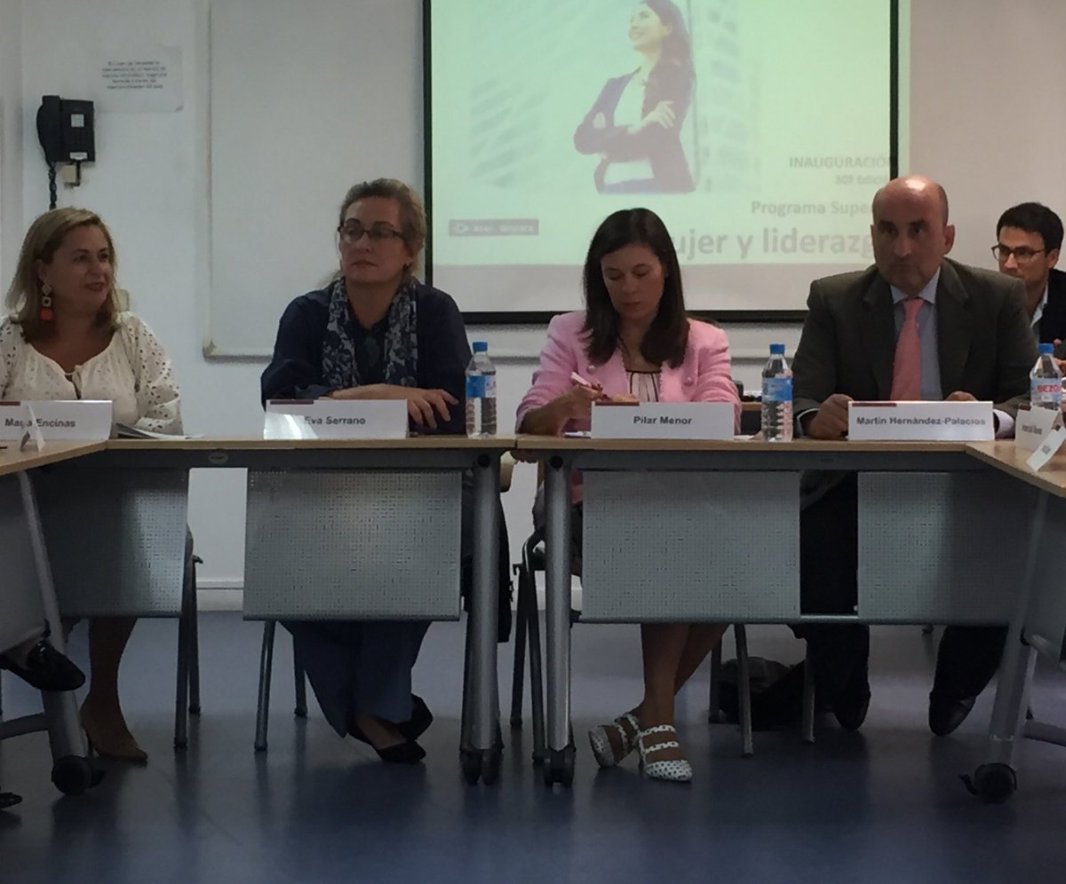 RSCGalicia's tweet photo. No hay liderazgo sin responsabilidad, sin humanidad y sin compromiso. @EVASERRANOCLAVE #BuenGobiernoCorporativo @CamaradeMadrid https://t.co/AZ4QTZxvc0