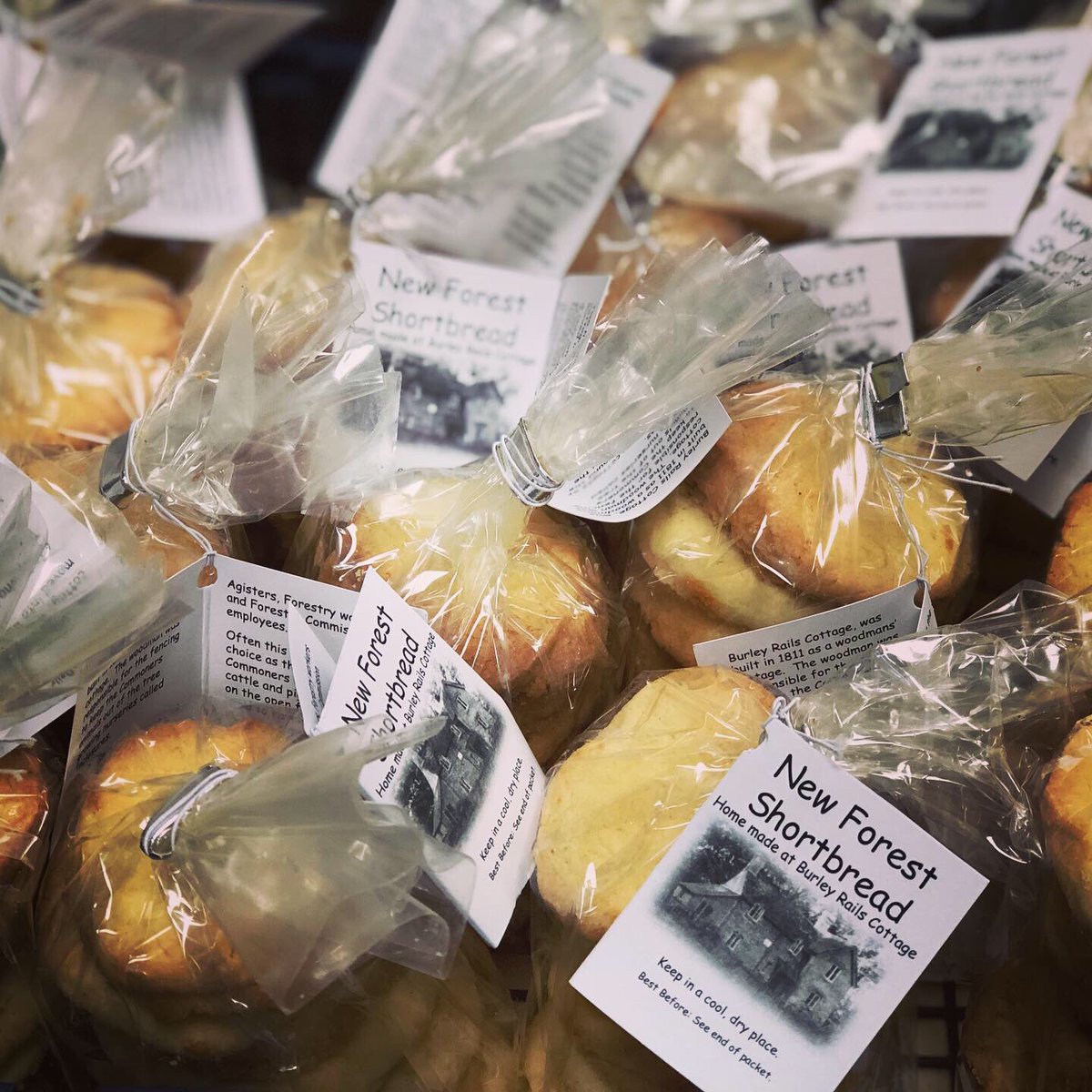 NFhampercompany's tweet photo. Delighted to add another fab local option to our suppliers! @mrsthew #shortbread melt in the mouth, had to taste test 😉😋 Already popular, don’t miss out!! #everypurchasesupportsalocalproducer #newforestshortbread #supportlocal #bespoke #gifthampers #newforest @NewForestMarque https://t.co/S7zu4yVSUF