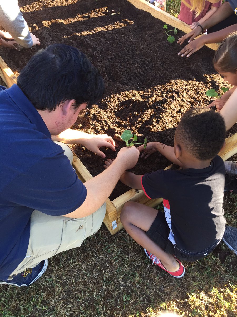 So fun to watch the littles plant veggies at the Marion Tiny Institute Program. <a href="/MCPS_Elementary/">🍎 MCPS Elementary Education</a> <a href="/MCPSWellnessPE/">Charity Corneliussen</a>