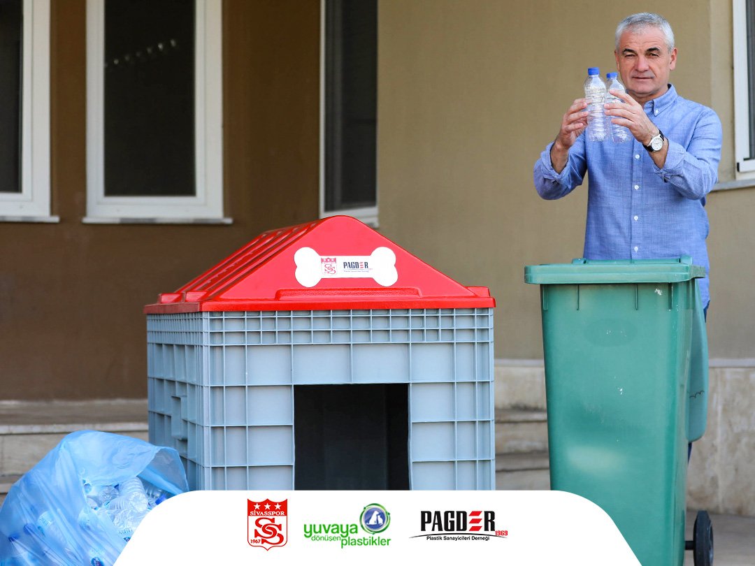 🐕🐈 Sokak hayvanlarını çetin kış şartlarından korumak amacıyla Demir Grup Sivasspor´umuz ve Türkiye Plastik Sanayicileri Derneği (PAGDER) ´Sıcak Bir Yuva Her Canlının Hakkıdır´ sloganıyla ´Yuvaya Dönüşen Plastikler Projesi´ için anlaşmaya vardı. 👉 bit.ly/2oVsktp