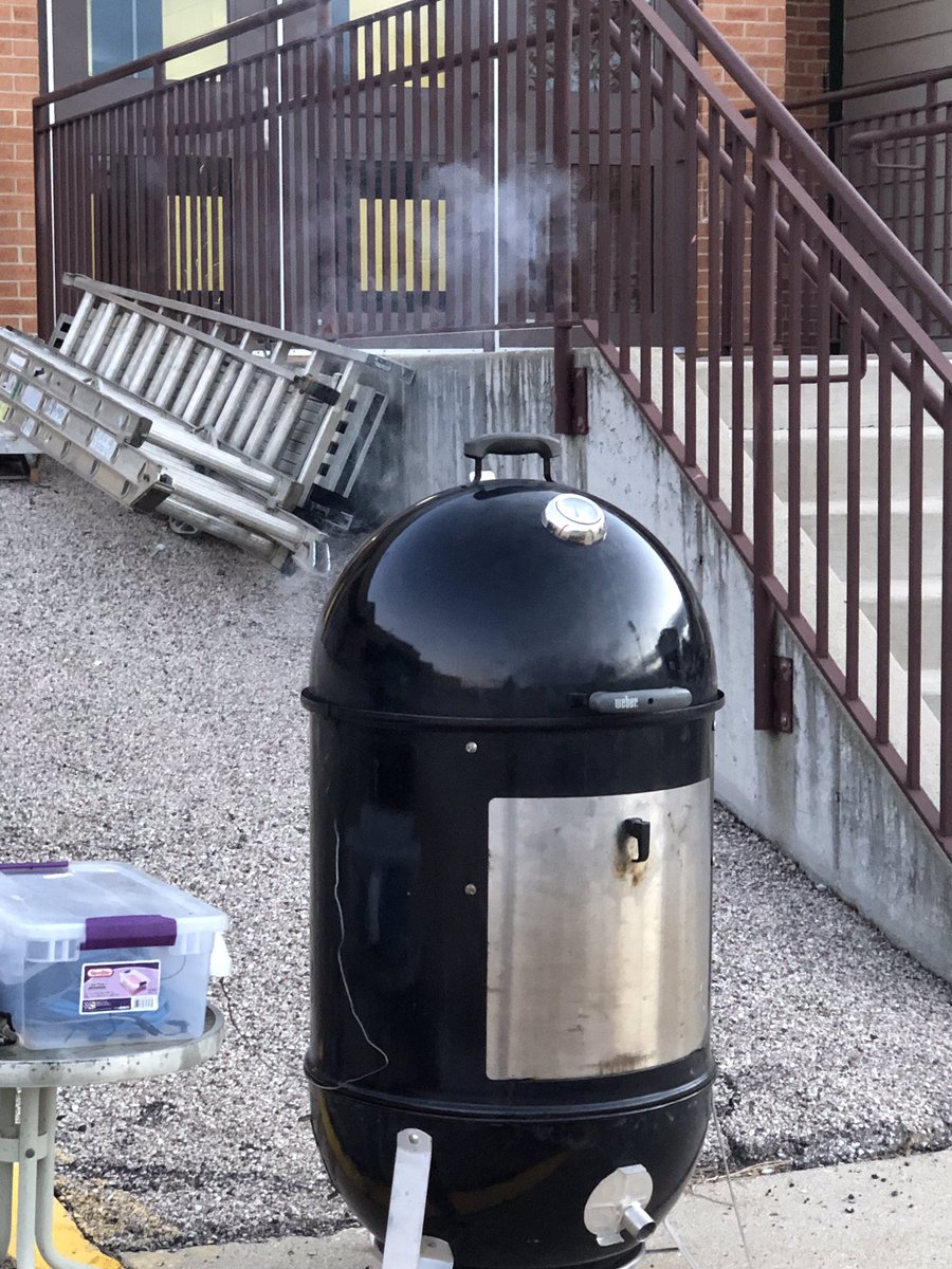 FremdBBQ's tweet photo. Getting ready to feed the @FremdAOD with 20lbs of pulled pork. See you at the tailgate!! @FremdVikings #FHSspirit @WeberGrills https://t.co/eaHPBV5SSJ