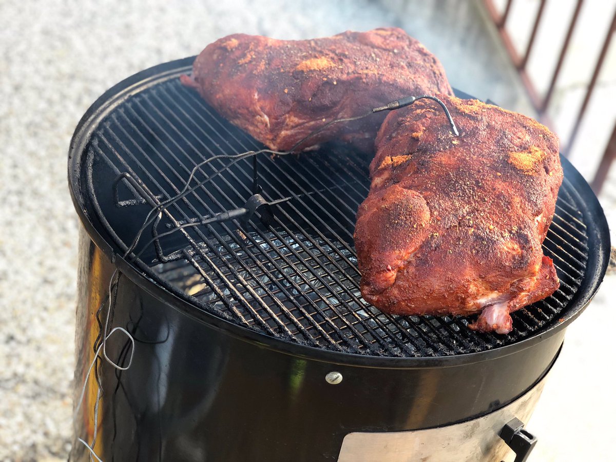 FremdBBQ's tweet photo. Getting ready to feed the @FremdAOD with 20lbs of pulled pork. See you at the tailgate!! @FremdVikings #FHSspirit @WeberGrills https://t.co/eaHPBV5SSJ