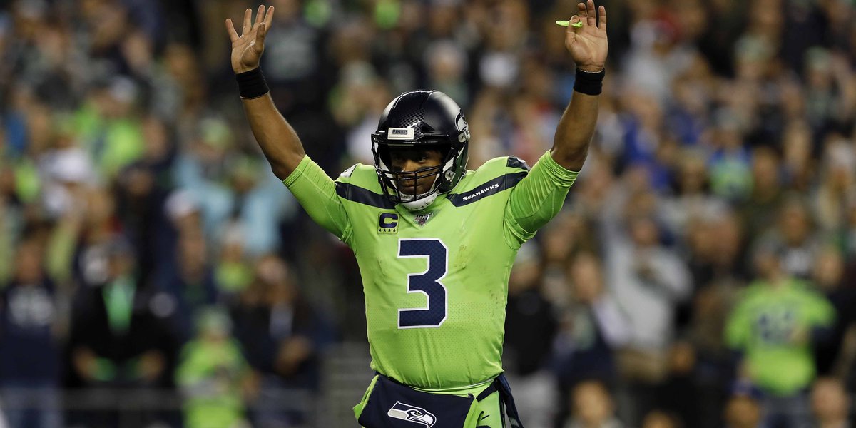 AroundTheNFL's tweet photo. Russell Wilson on magical plays like TD to Lockett: "I think about Steph Curry and how he shoots a basketball -- that's how I want to throw a football" https://t.co/DOPzVkGOdm https://t.co/fpJbufrIuQ