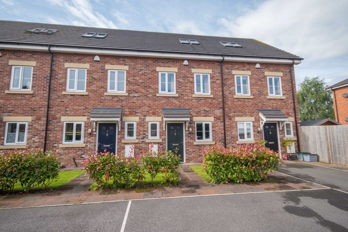 * NEW PRICE * THREE BEDROOM MID TOWN HOUSE * SET OVER THREE STOREYS * WALKING DISTANCE OF CHESTER CITY CENTRE * PARKING FOR 2 CARS. An ideal three bedroomed modern home conveniently placed for access to Chester city centre. CHESTER £240,000 #chestertweets