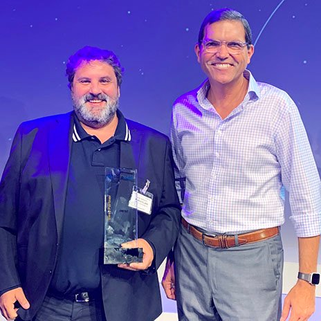 Gracias a <a href="/DataCore/">DataCore Software</a> por otorgarnos el #Premio #BestPartner ayer en París. Gracias compañero <a href="/TGurucelain/">Toño Gurucelain</a> por recogerlo en nombre de todo el equipo de #Cistec.👉 cistec.es/premio-best-pa…

#Tecnología #Reconocmiento