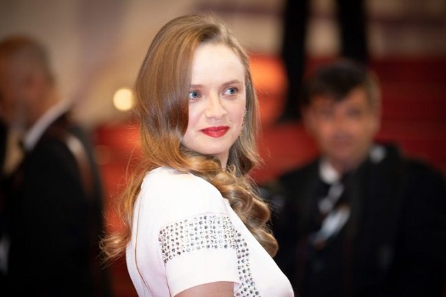 October 4: Happy Birthday Sara Forestier  