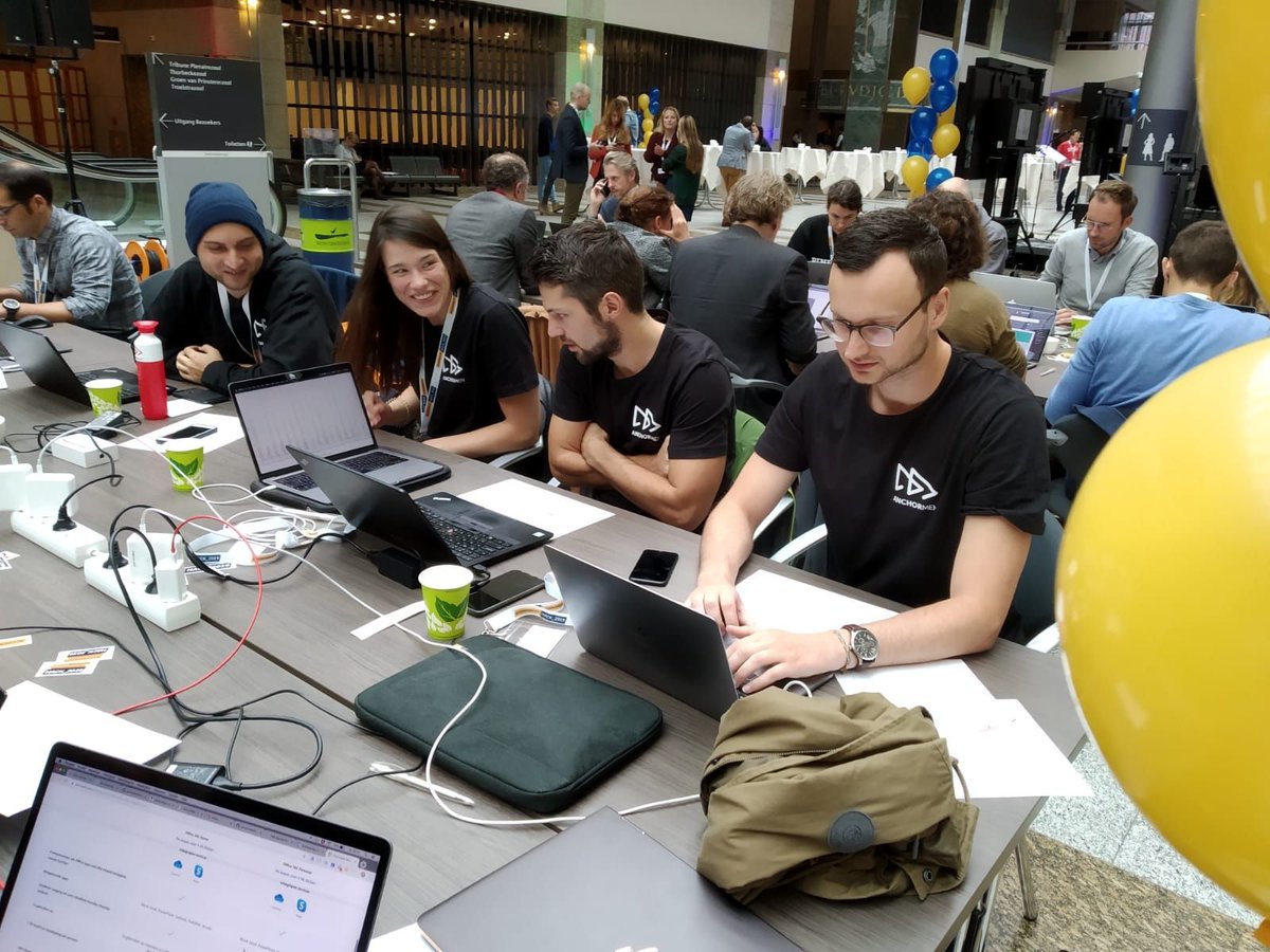 anchormenBDS's tweet photo. A team of Anchormen Data Scientists is today working in Tweede Kamer on the Accountability Hack assignment about medicine prices #AccHack19 #dataactivators #datascience #2eKamertweets https://t.co/ZKFMUODXJX