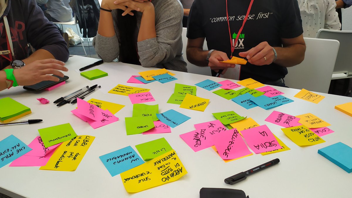 simonebarni's tweet photo. restiamo i più grandi utilizzatori di post-it al mondo... Dovremmo forse iniziare a valutarne l'impatto ambientale? #IIAS2019 https://t.co/EjI7fEJA2Q