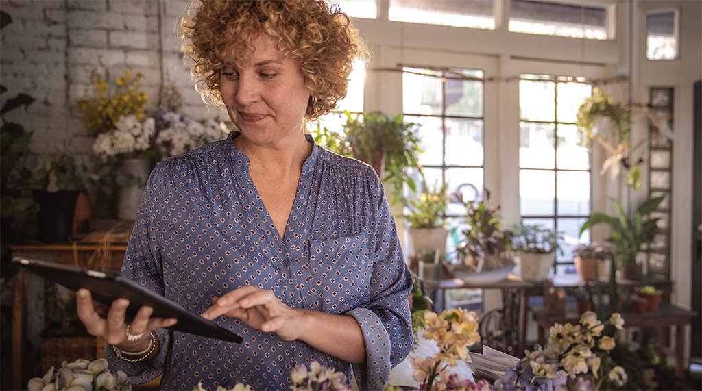 TVStateFarm's tweet image. To all the women who help shape the future of our community, happy #WomensSmallBusinesMonth! Call or stop in for your small business insurance needs.