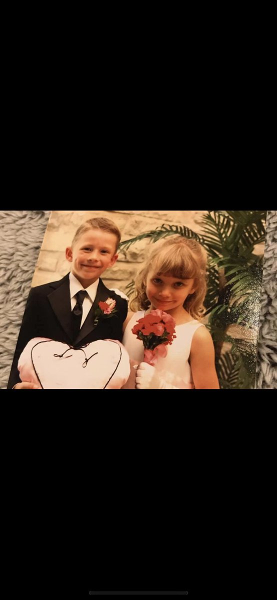 BatcherJustin's tweet image. Happy Bday to this girl! I hope you’re crushing it and have a great day lil sis! love you! ❤️