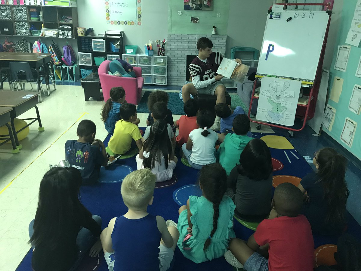 ewaldsclass10's tweet photo. Loved our story from Rams Reader today!! Thank you #ohthoot4themoon https://t.co/44o2l26BSF