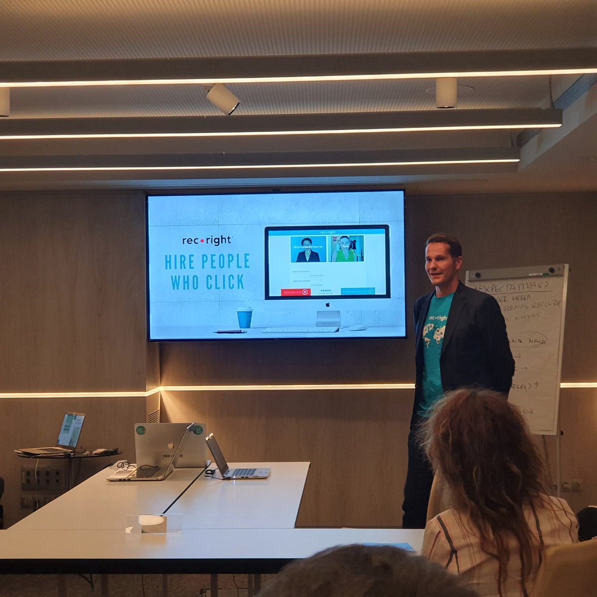 El Ceo de #recright, <a href="/rikumalkki/">Riku Malkki</a>, en la presentación de ayer en Barcelona, apoyando a nuestro partner <a href="/talent_value/">Talent & Value, SL</a>