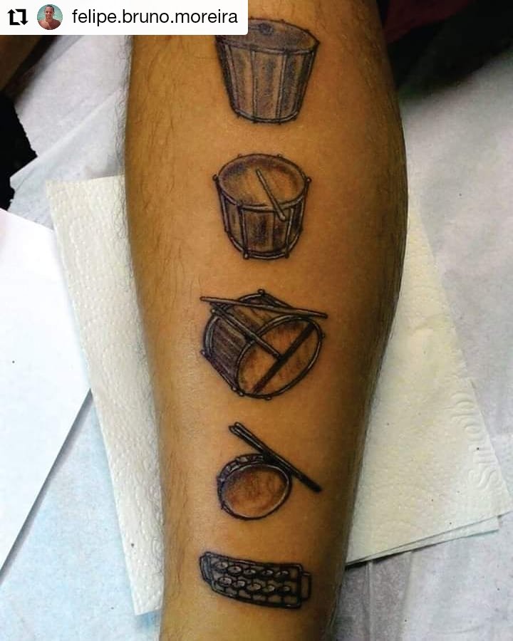 VamoLa's tweet photo. Now this is dedication.l

#Repost https://t.co/Us4XVfyFtJ

#sambaTattoo #Surdo #Repique #Repinique #Caixa #Tamborim #Chocalho #Percussão #Samba https://t.co/pkJTb2RE0c