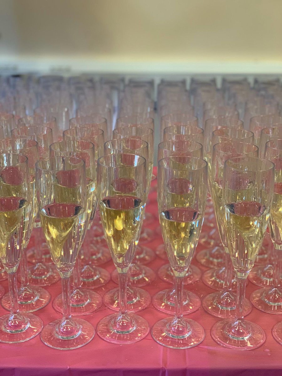 royalhospital's tweet photo. We’re all ready for this afternoon’s celebration event! Our #Applause awards are all about recognising colleagues who’ve received a special thank you from patients, relatives and colleagues! #ExtraMile #ThankYou #FakeFizz #RealCake @ZoeLintinCRH https://t.co/mnR3lrn327