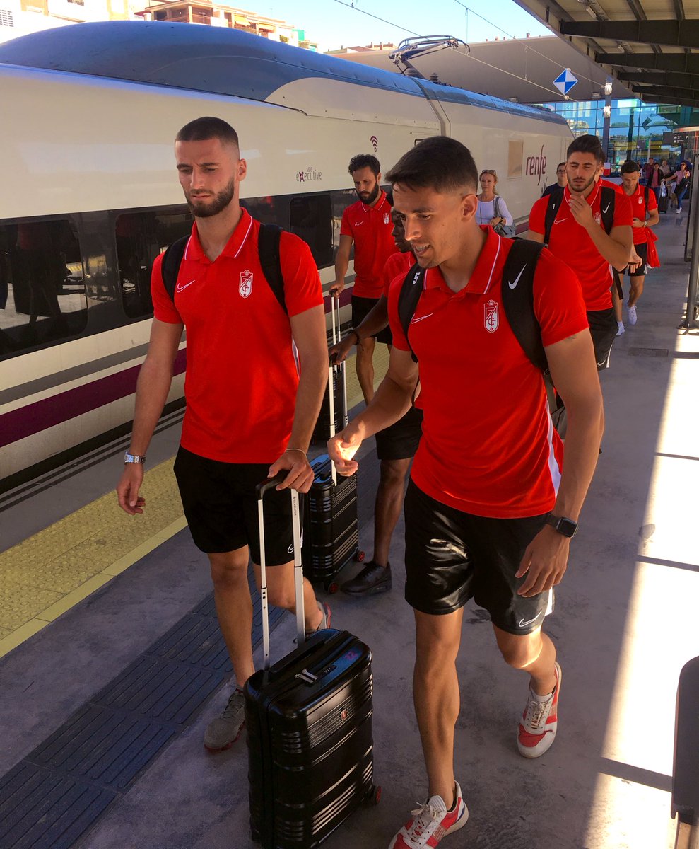 GranadaCF's tweet photo. 📢 Pasajeros al tren 🚂

Próxima estación... Madrid

#Granada https://t.co/fDv4MGrZ7W