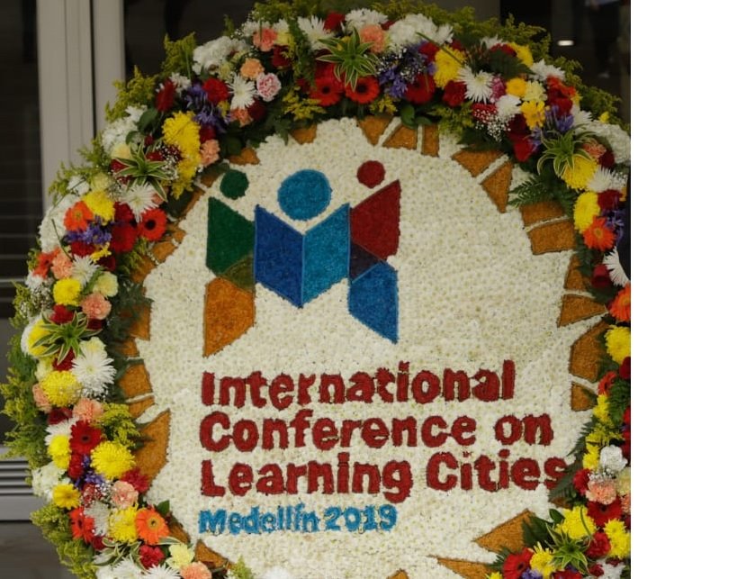 UIL's tweet photo. Thank you #learningcities19 participants for your excellent contributions throughout the last days in #Medellin 🙏🏽! Wishing you safe travels.
Not sure what to read 📖on your way back? Check the conference background doc on #LearningCities + #inclusion👉🏽https://t.co/WS0OUyJlhn https://t.co/vppVYqb15L