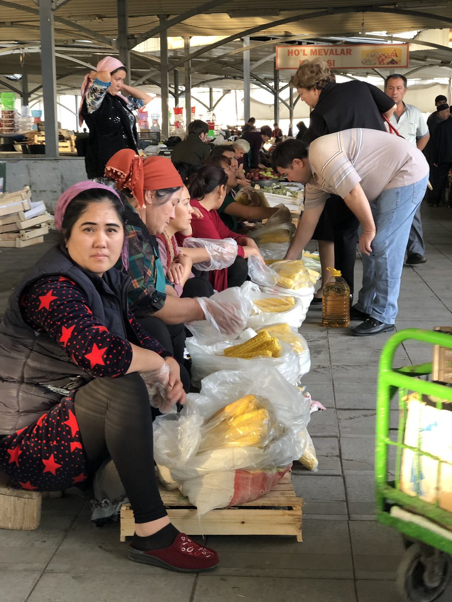 Aishaalmoftah's tweet photo. لست من أولئك الذين لايعدو إيمانهم أن يكون خوفاًمن يوم الحساب ، ولا تعدو صلاتهم ان تكون سجوداً .طريقتي في الصلاة ؟ أتأمل وردة ، أعد النجوم ، أتدله بجمال الخليقة، بكمال نظامها وترتيبها، بالإنسان أجمل ما أبدع الخلاق .عمر الخيام روايةسمرقند.لامسني الكلام وكأنه يصف عشقي وايماني بخالقي https://t.co/b2UifaVFRS