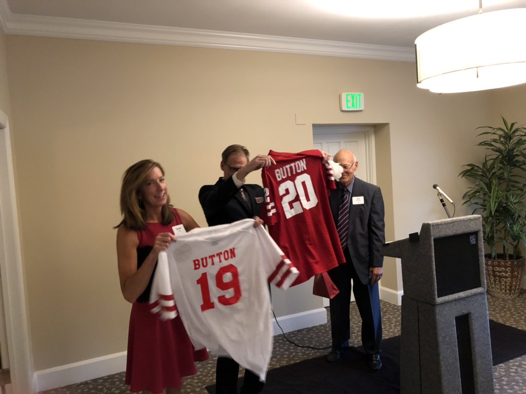 Richard_Moberly's tweet photo. I loved the event hosted by the NU Foundation to welcome new @unlcas Dean @MEbutton last night! He is going to be a terrific leader for that College and all of @UNLincoln https://t.co/IF9A0AOgzL