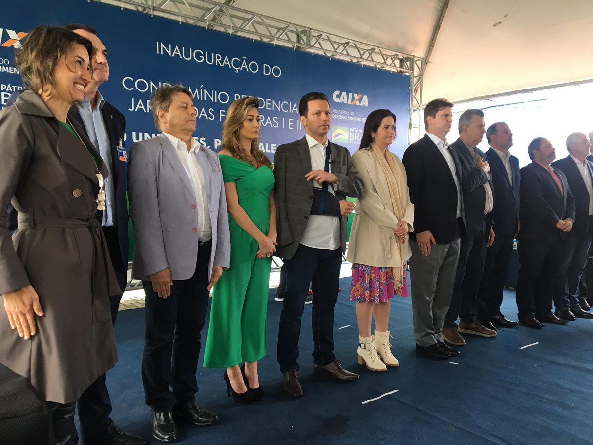 ComandanteNadia's tweet photo. Cerimônia de entrega de 720 Unidades Habitacionais do Residencial Jardim Figueiras 1 e 2, do Programa Minha Casa Minha Vida, com a presença do Ministro do Desenvolvimento Regional, Gustavo Canuto @CaixaE @Prefeitura_POA #DEMHAB #ComandanteNadia #desenvolvimentosocial https://t.co/VU5C0D01Vk