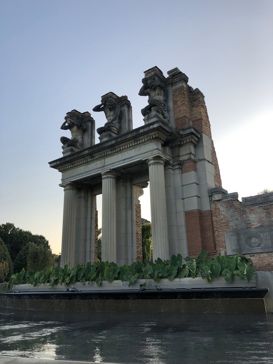 IndyParksandRec's tweet photo. This Weekend in Indy Parks: 
🎨 First Friday at Garfield Park Arts Center 
🎶 🥁 Rock the Ruins at Holliday Park
👟Walk with a Doc on the White River Greenway 

#DiscoverIndyParks on this perfect fall weekend🍁🍂:
https://t.co/GrxBRCSkxr https://t.co/IttBYEpmVA
