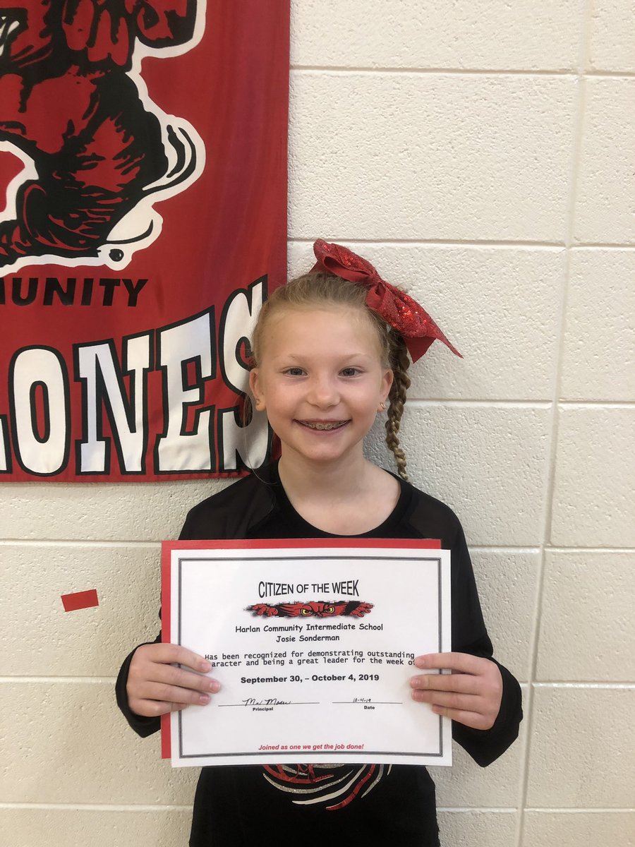 hcsdelementary's tweet photo. Josie Sonderman is our newest Citizen of the Week.  She is a leader in our school culture and always has a smile on her face!!! Congrats Josie https://t.co/A51szsnNfZ