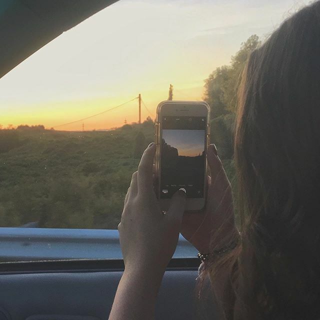 LaraGWilliams's tweet photo. Some seasons can be rough, y’all. But even in the unwanted seasons of life, there is always something beautiful to behold. Always. https://t.co/jXFEZLiCUB https://t.co/INFqv9SiOB