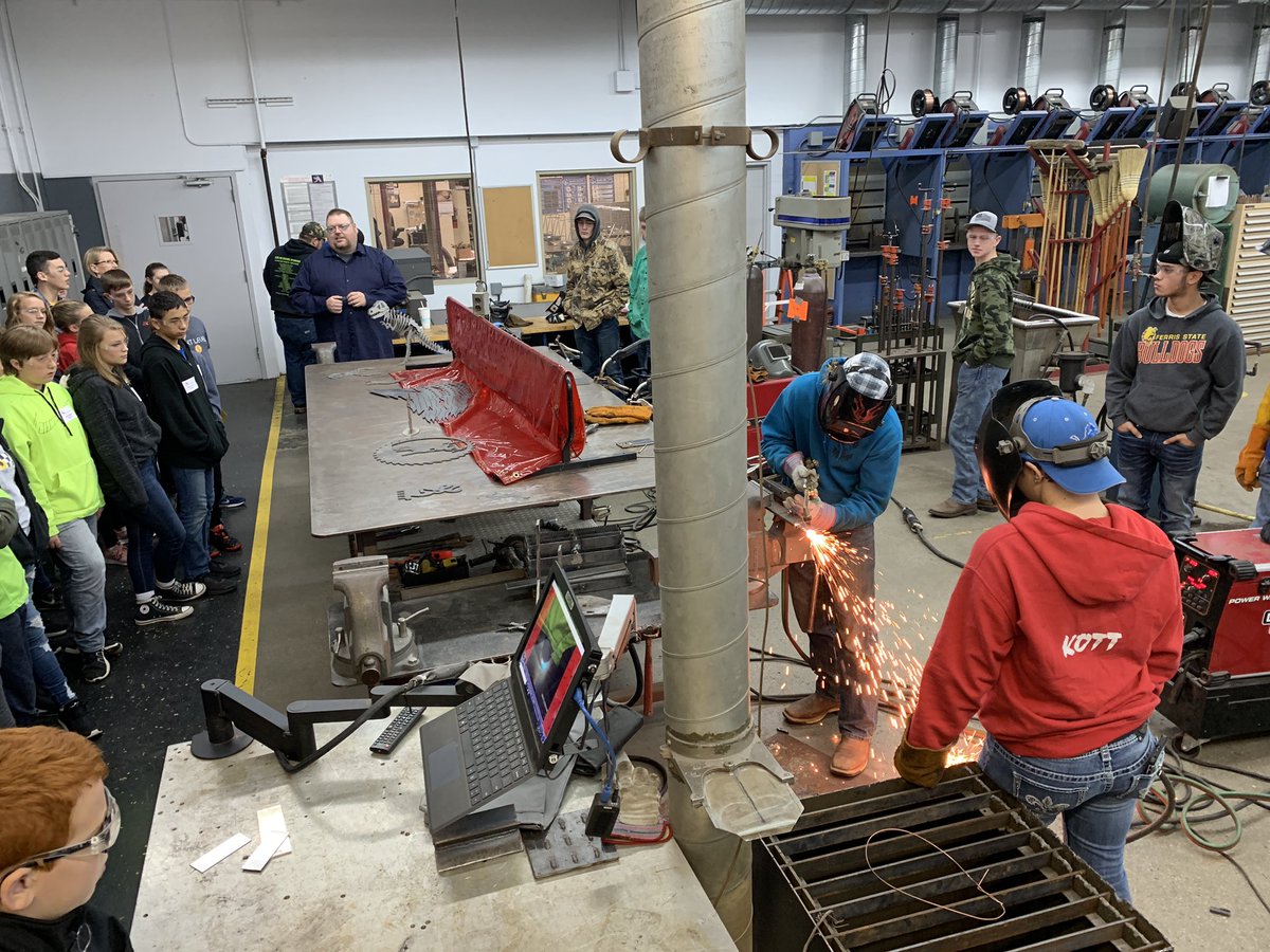 Betterwrench's tweet photo. Manufacturing Day at the Mecosta-Osceola Career Center. #Welding #MFGDay19 https://t.co/Huuu9Fnifv