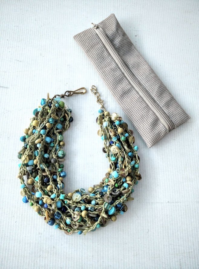 PriganArt's tweet image. Button and Bead Necklace, Chunky Button and Bead Necklace, Statement Necklace, Handmade

etsy.com/il-en/listing/…

#buttonnecklace #buttonjewelry #upcycledbuttons #vintagebuttons #crochet #crochetedjewelry #textilejewelry #fibreart #teamwerecreate #buyremade #PriganArt