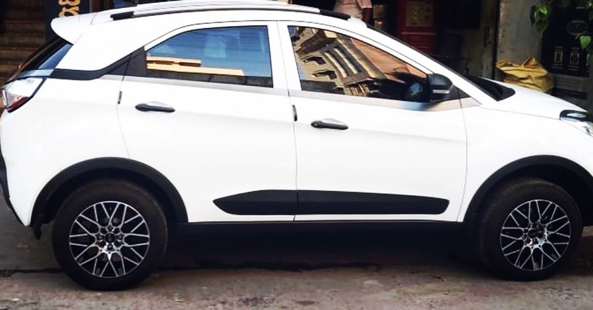 ThakurEntrprses's tweet photo. #tatanexon Loaded with 16” Incobus Metal Black Alloy wheel & #goodyeartires #FoamWash #Detailing #Caraccessories
#THAKUR_ENTERPRISES #Multi_Brand Repair & Maintenance
#caraccessories #carornaments #carcareproducts
For more Details contact @ 9501360007, 9501620007, 8146529510, https://t.co/xPudpliAPe