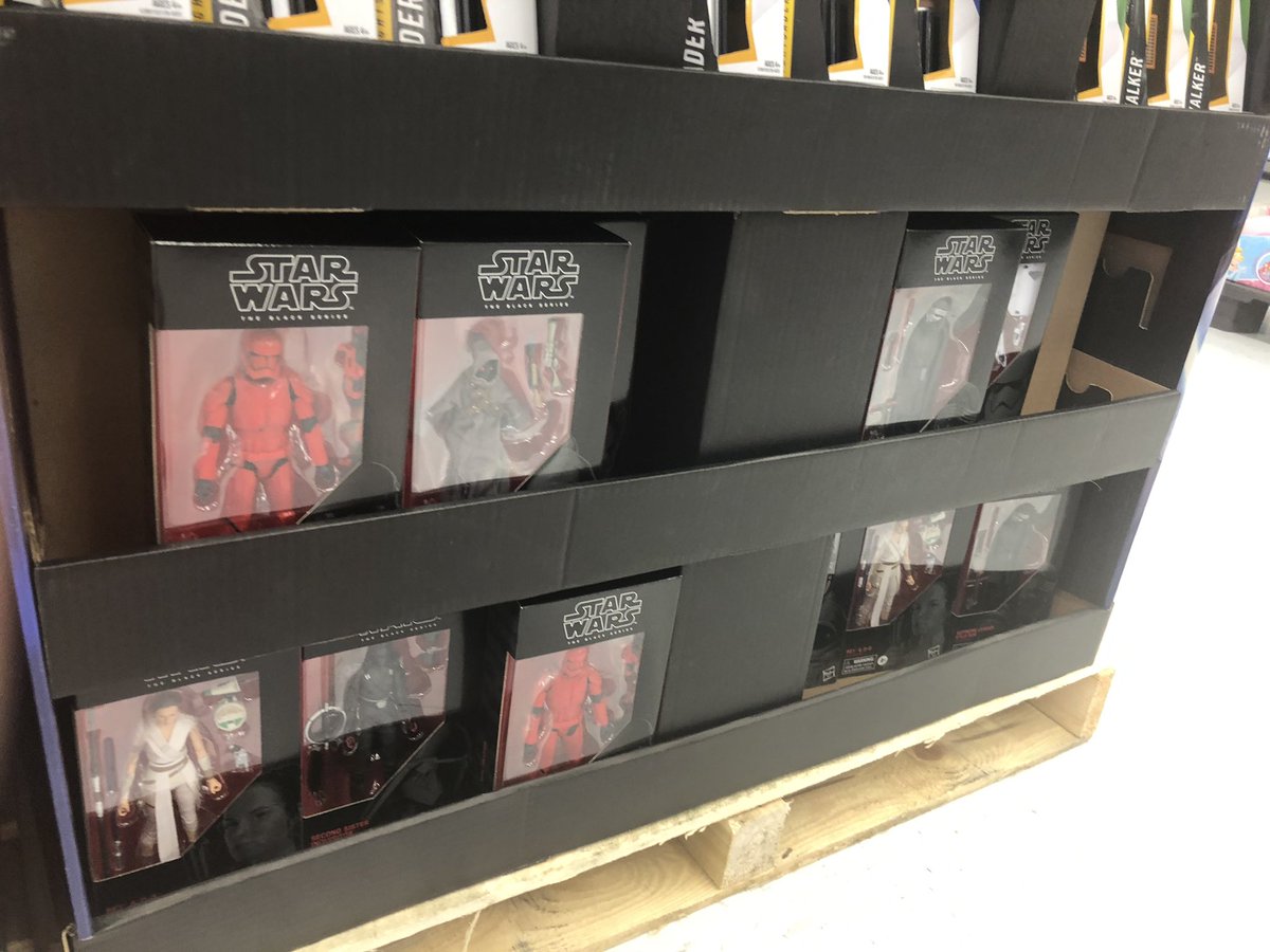 ScottWhitehous8's tweet photo. @thearniec not a bad triple force morning was able to score some black series and funko pops.   Found the carbonized walmart and carbonized mandalorian at target.   No sign of “white” black series https://t.co/00wR7Cdcks