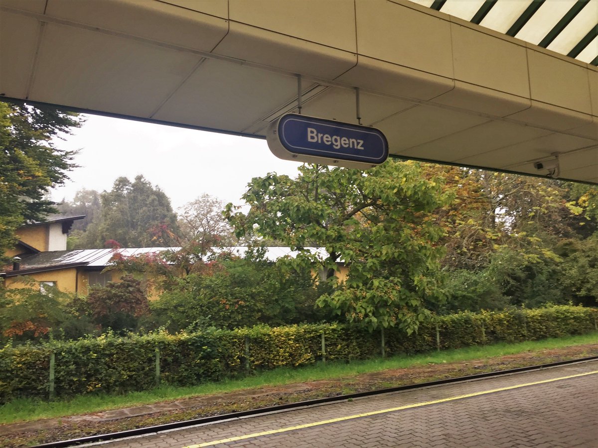AEcolabel's tweet photo. Tourismusmobilitätstag 2019: Spannendes #GreenMeeting mit zukunfstträchtigen Themen und perfekten Partnern👍
Festspielhaus Bregenz als #GreenLocation
EvenTZ als #GreenCaterer
@unsereOEBB und Verkehrsverbund #Vorarlberg als Mobilitätspartner
#Umweltzeichen💚 https://t.co/ATIjvxbCAv