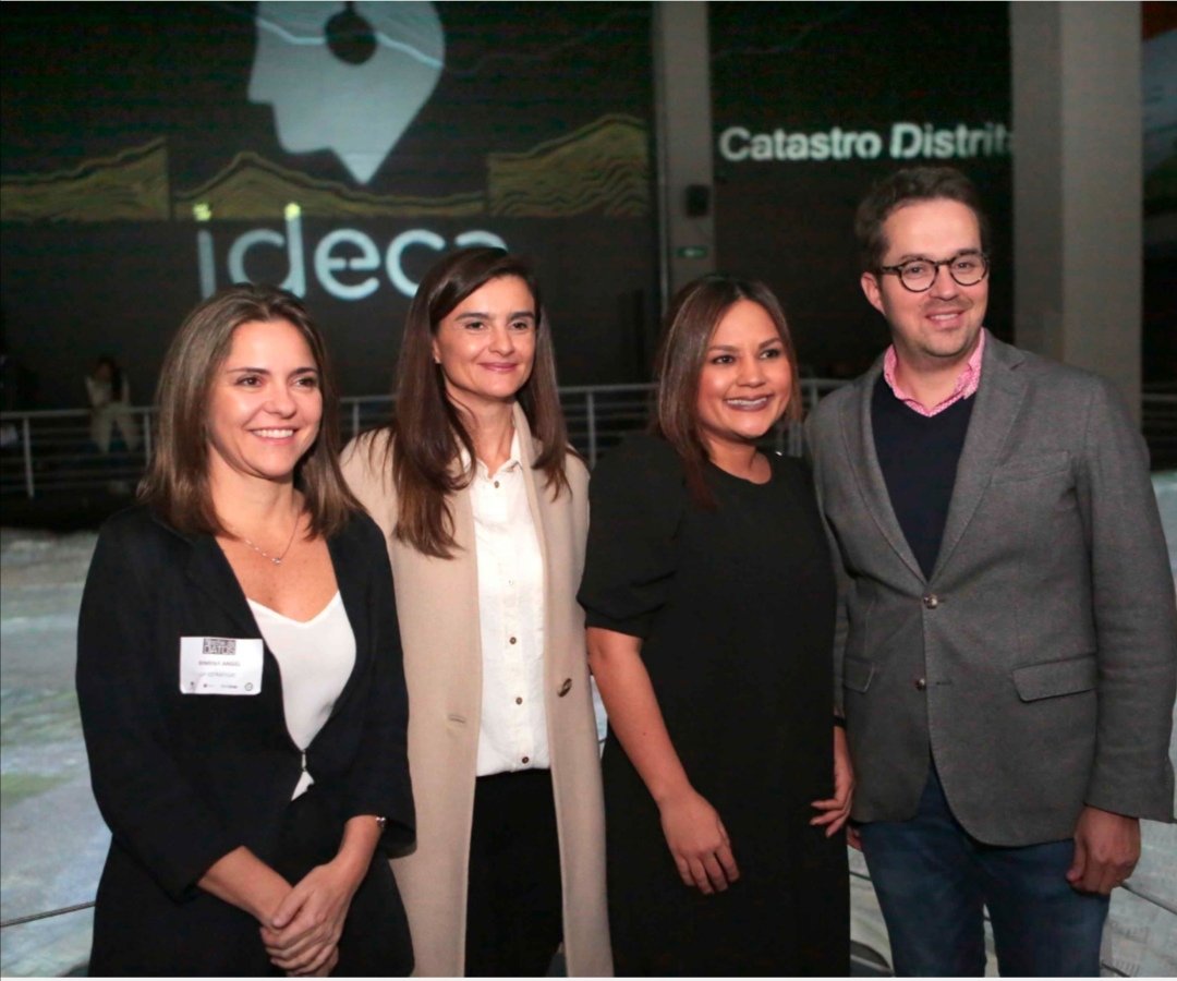 yperezq15's tweet photo. #NocheDeDatos con Ximena Ángel, @OlgaLLopezM @JSebastianRozo, la importancia de los datos abiertos para la transformación de ciudades y sociedades. @MalokaBogota https://t.co/nxZZrv5NtP
