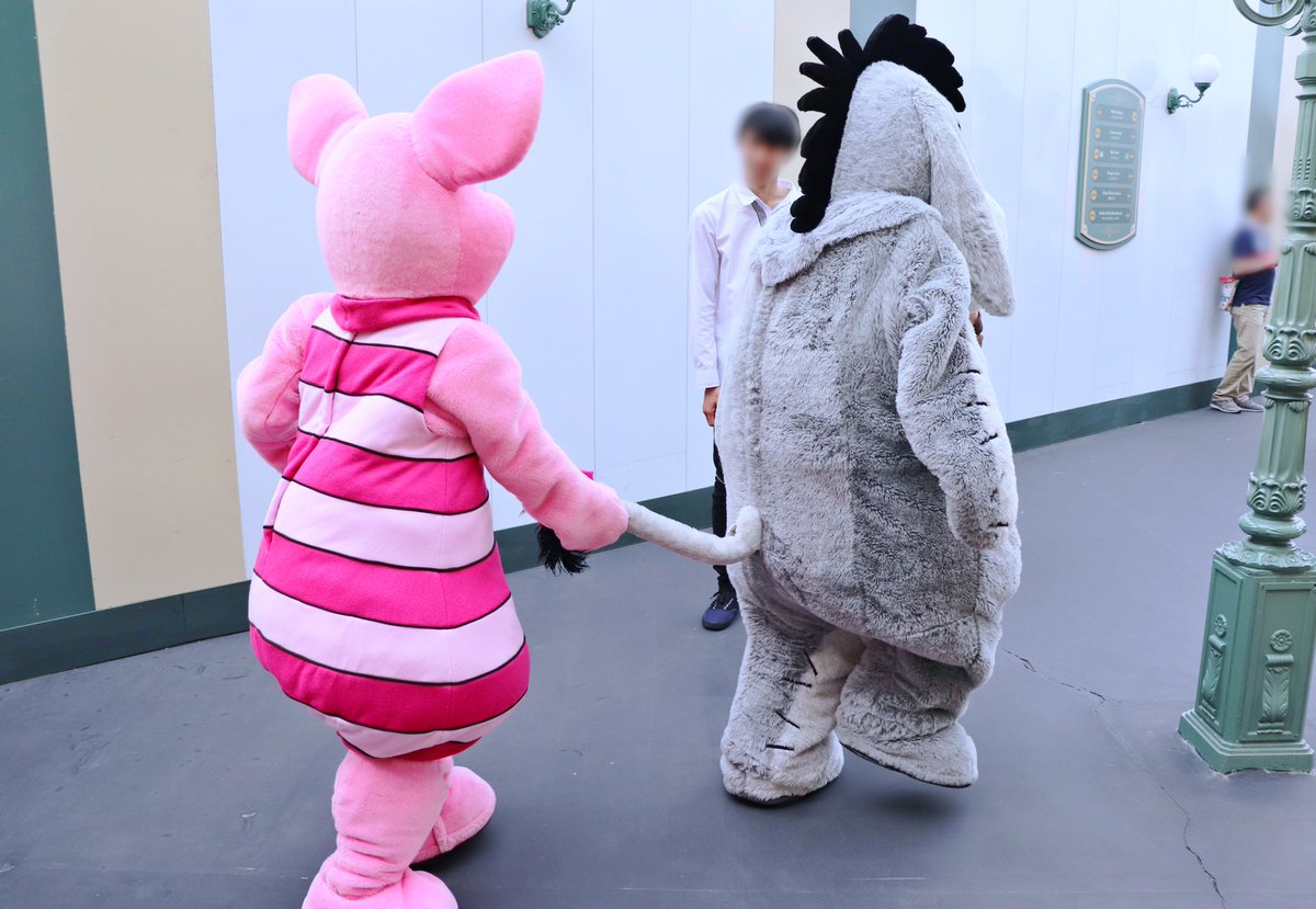 ろびん Robin ピグレットはイーヨーのしっぽが大好き