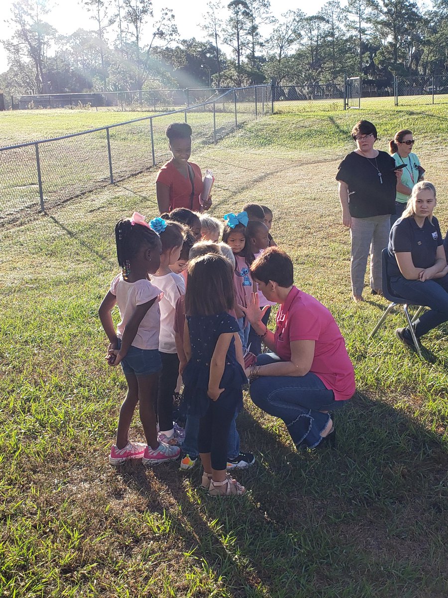 TechnicalMarion's tweet photo. Beautiful morning for our raised bed ceremony at the Marion Tiny Institute.  Thank you to everyone who helped make it a success! @EarlyChildMTI @FirstMTI https://t.co/6h49PLL8p9