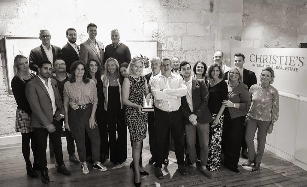 En Avril dernier nous recevions le prix prestigieux "Affilié de l'année 2018" de la part de <a href="/ChristiesHomes/">Christie’s Real Estate</a> . Hier soir était donc l'occasion pour toute l'équipe de Maxwell-Baynes de le célébrer !