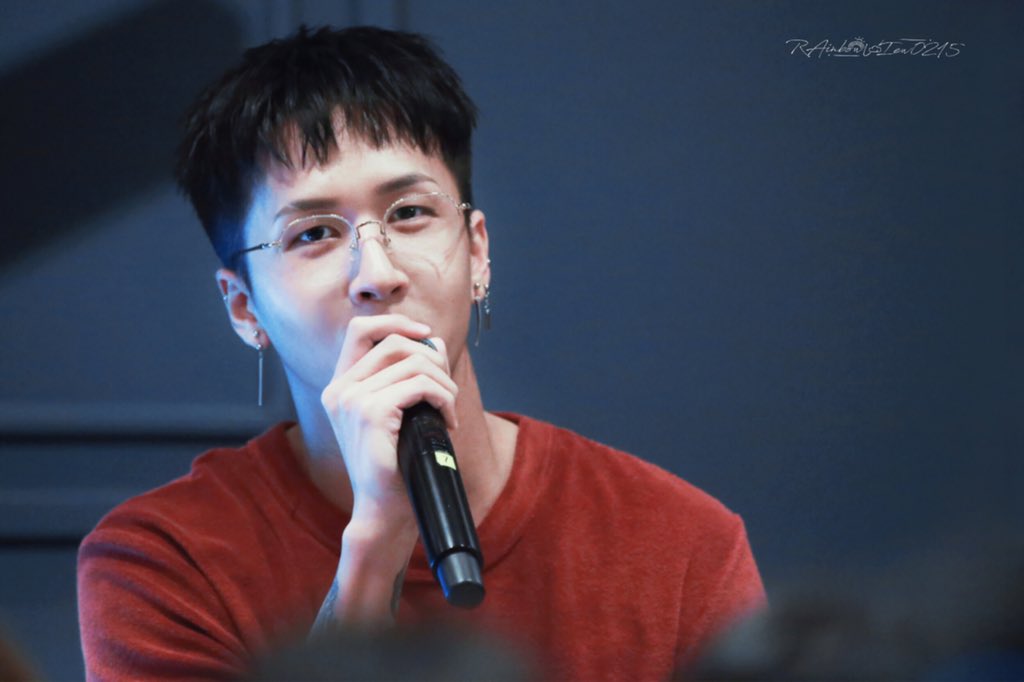 rainbowview0215's tweet photo. 191004 달콤 베란다라이브 프리뷰

#GROOVL1N #VIXX #라비 #빅스 #RAVI #김원식  
@RAVI_GTCK @GROOVL1N_GTCK https://t.co/KptPr83E8K
