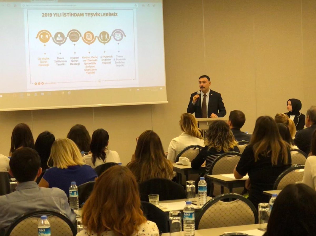 2019 İstihdam Seferberliği çalışmaları kapsamında İŞKUR Ankara İl Müdürümüz Arif Ay, İnsan Kaynakları Meslek Derneği ve tüm Ankara İK Platformu üyelerinin katıldığı 4. İKMD toplantısında, kurum hizmetlerimiz ve teşviklerimiz hakkında bilgi verdi. #burasıTÜRKİYEburadaİŞvar
